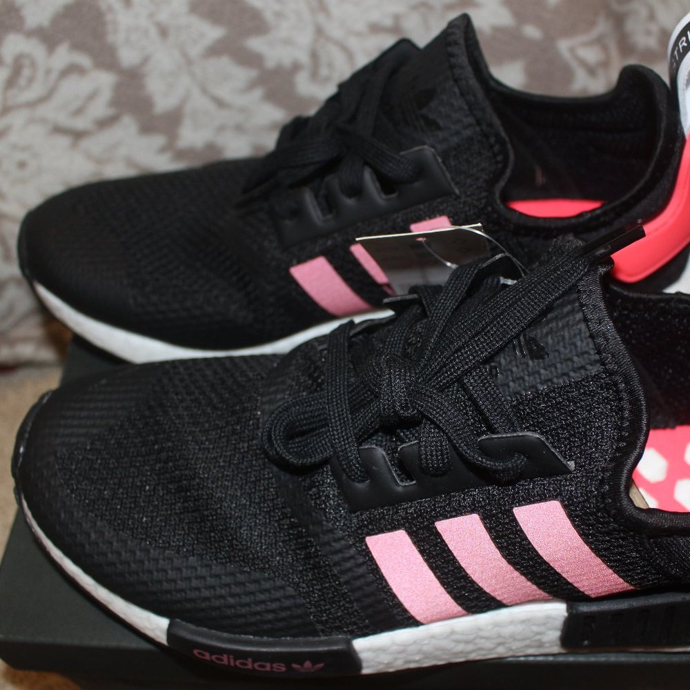 Adidas sneaker (10) new in box